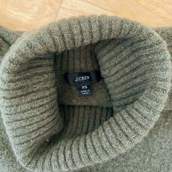 J. Crew Green Turtleneck Sweater - Size XS - Picture 3 of 3